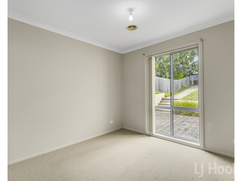 11/11 Doeberl Place, Karabar NSW 2620