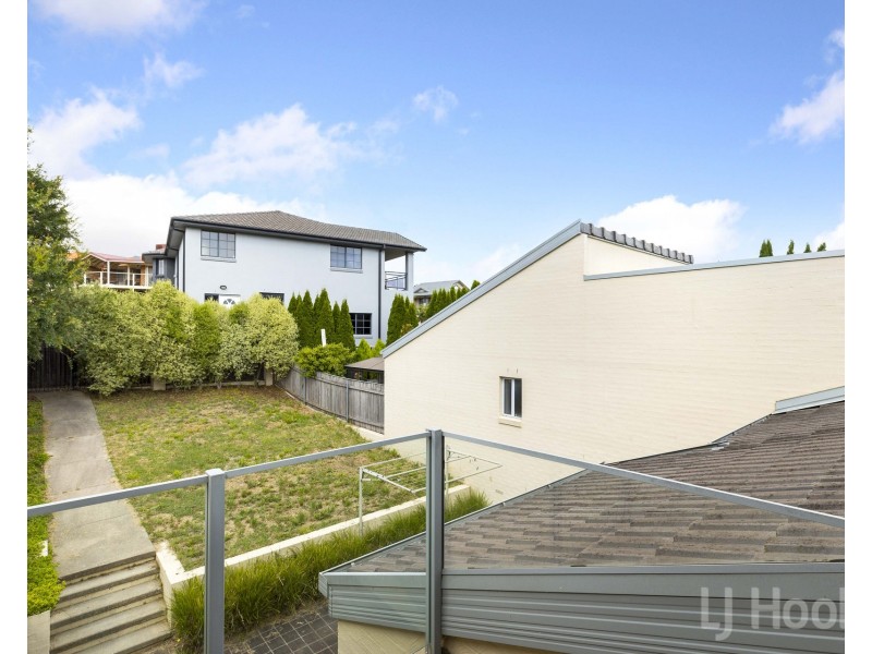 11/11 Doeberl Place, Karabar NSW 2620