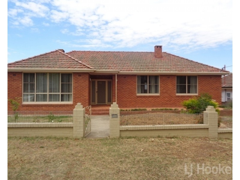31 Molonglo Street, Queanbeyan NSW 2620
