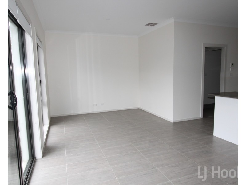 268 Gorman Drive, Googong NSW 2620