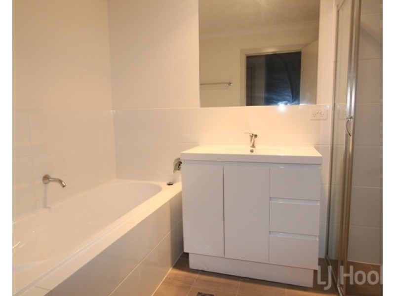 268 Gorman Drive, Googong NSW 2620