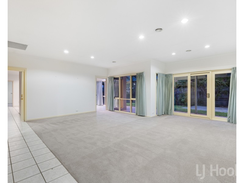 67 Bicentennial Drive, Jerrabomberra NSW 2619