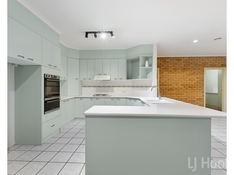 67 Bicentennial Drive, Jerrabomberra NSW 2619