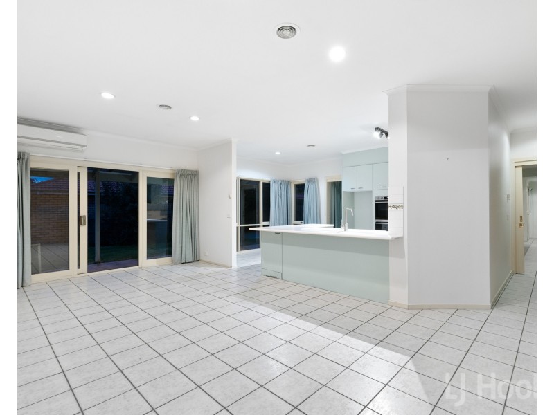 67 Bicentennial Drive, Jerrabomberra NSW 2619