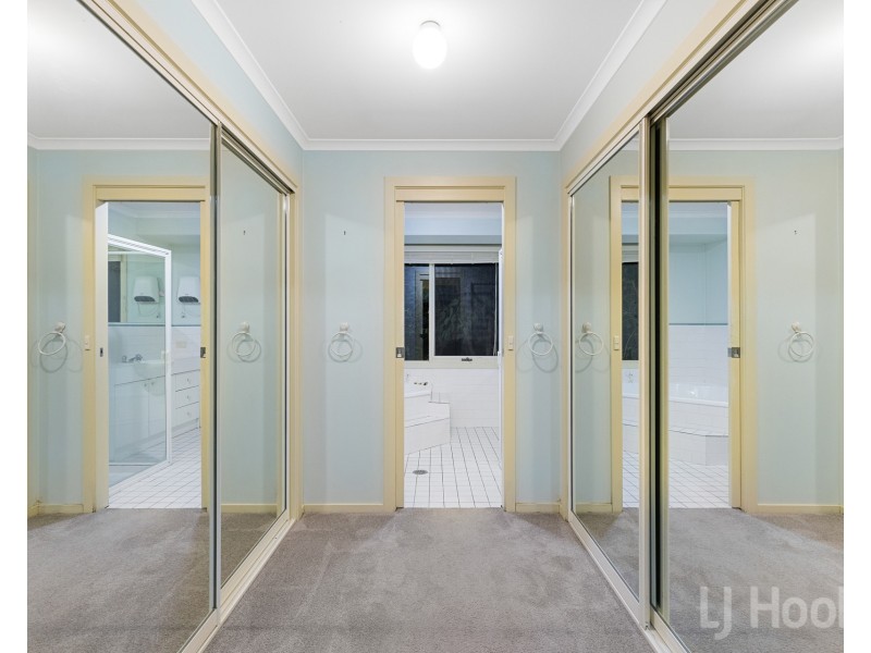 67 Bicentennial Drive, Jerrabomberra NSW 2619