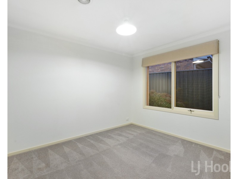 67 Bicentennial Drive, Jerrabomberra NSW 2619