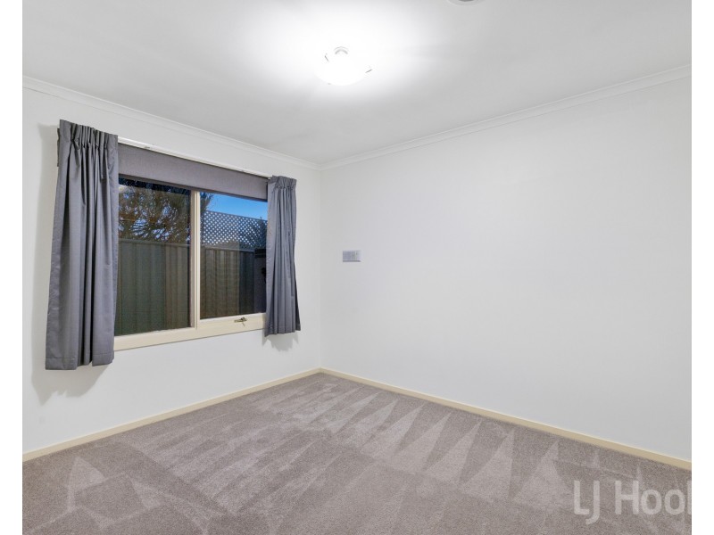 67 Bicentennial Drive, Jerrabomberra NSW 2619