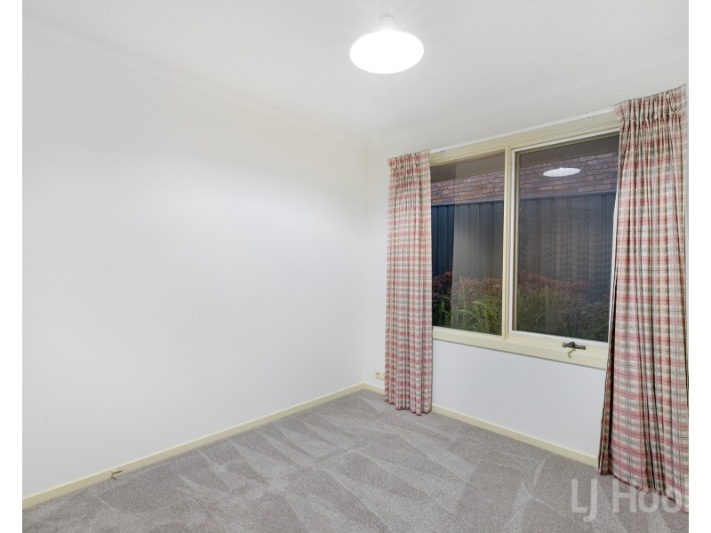 67 Bicentennial Drive, Jerrabomberra NSW 2619