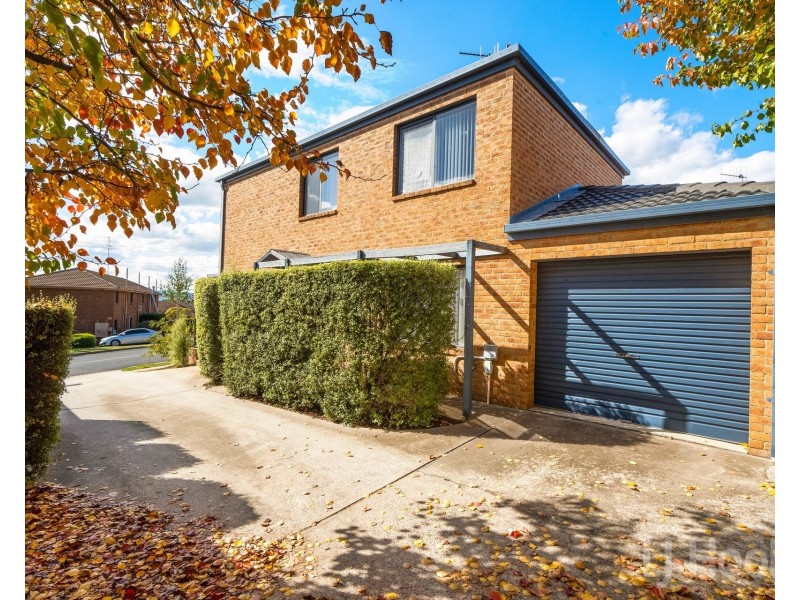 2/122 Fergus Road, Karabar NSW 2620