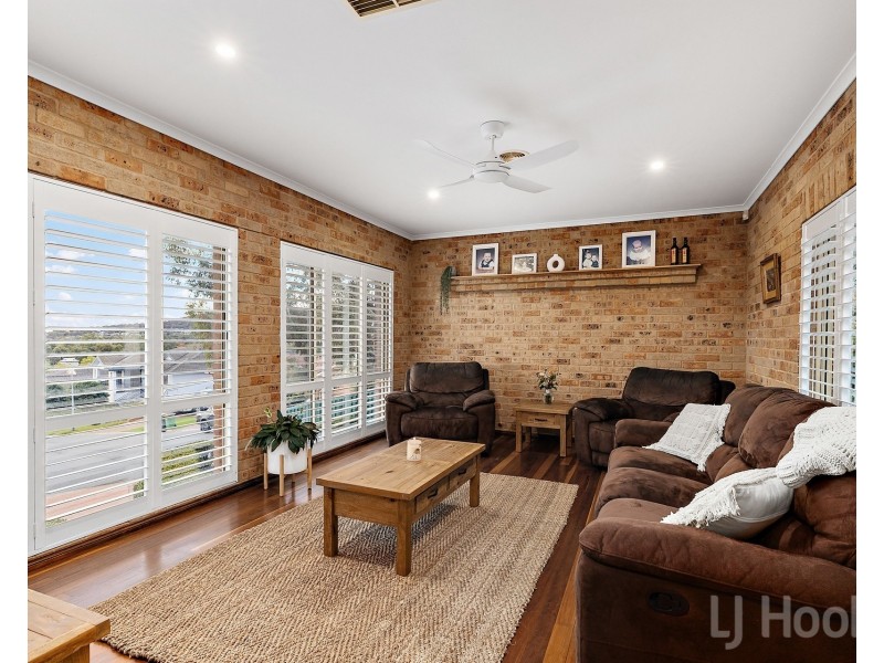8 Olive Place, Jerrabomberra NSW 2619