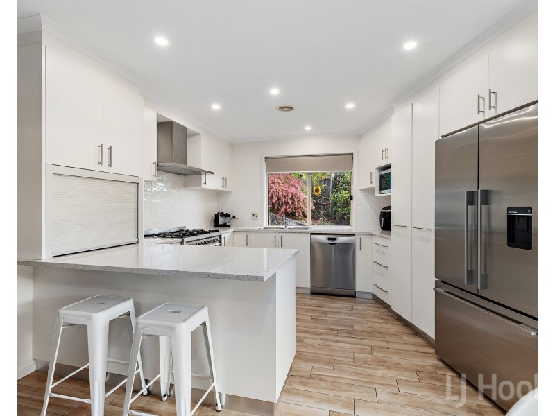 8 Olive Place, Jerrabomberra NSW 2619