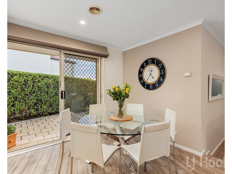 8 Olive Place, Jerrabomberra NSW 2619