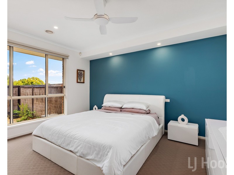 8 Olive Place, Jerrabomberra NSW 2619