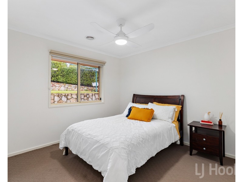 8 Olive Place, Jerrabomberra NSW 2619