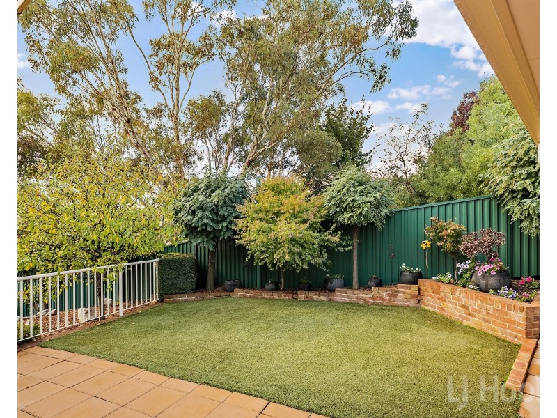 8 Olive Place, Jerrabomberra NSW 2619