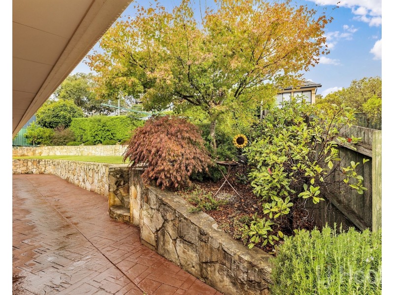 8 Olive Place, Jerrabomberra NSW 2619