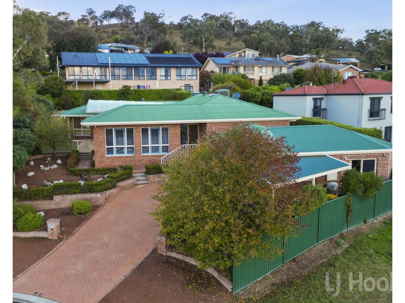 8 Olive Place, Jerrabomberra NSW 2619