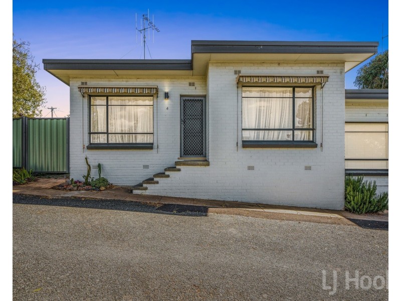 4/18 Gilmore Place, Queanbeyan West NSW 2620
