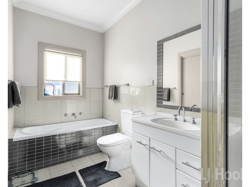 1/18 Mowatt Street, Queanbeyan East NSW 2620