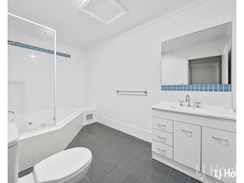 11/11 Doeberl Place, Karabar NSW 2620