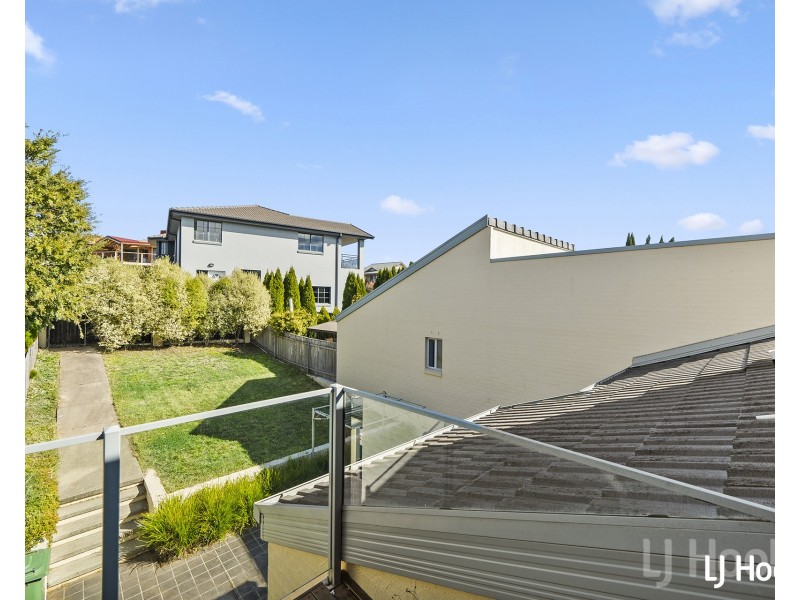 11/11 Doeberl Place, Karabar NSW 2620