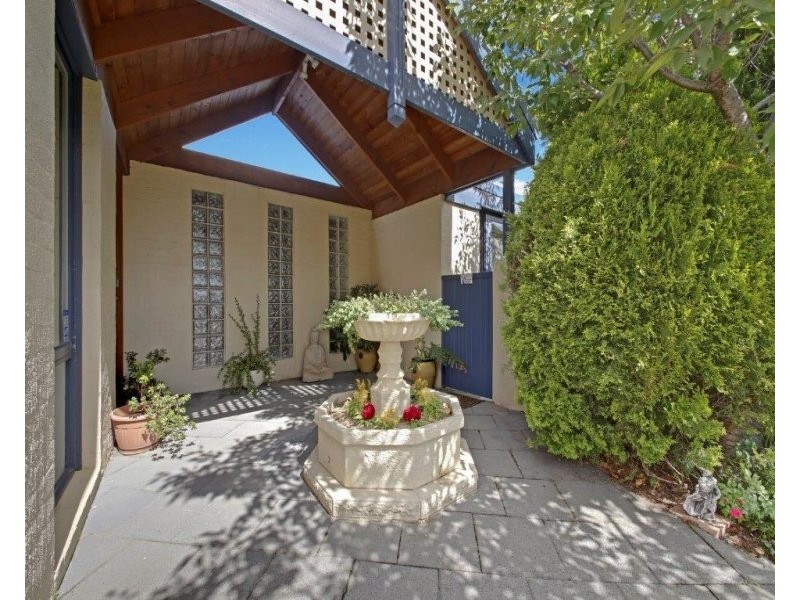 41 Parkview Crescent, Jerrabomberra NSW 2619