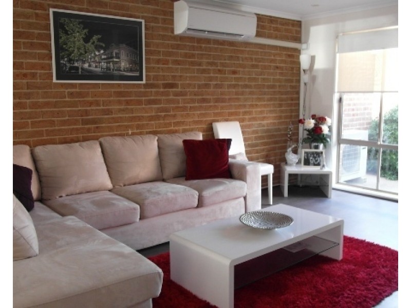 7/39 Walker Crescent, Jerrabomberra NSW 2619