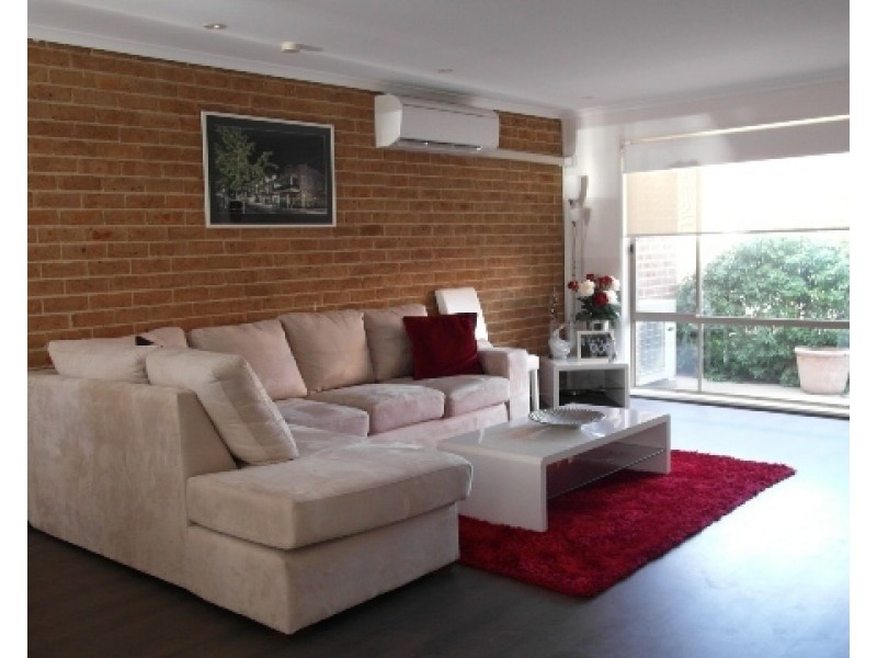 7/39 Walker Crescent, Jerrabomberra NSW 2619