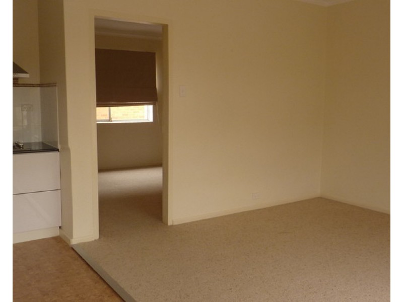 16/124 Henderson Road, Queanbeyan NSW 2620