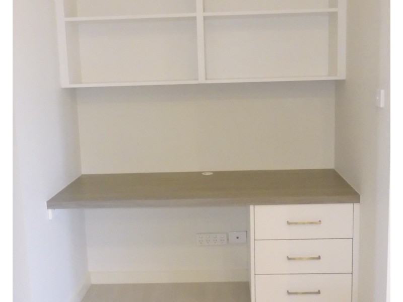 8 Carl Street, Googong NSW 2620