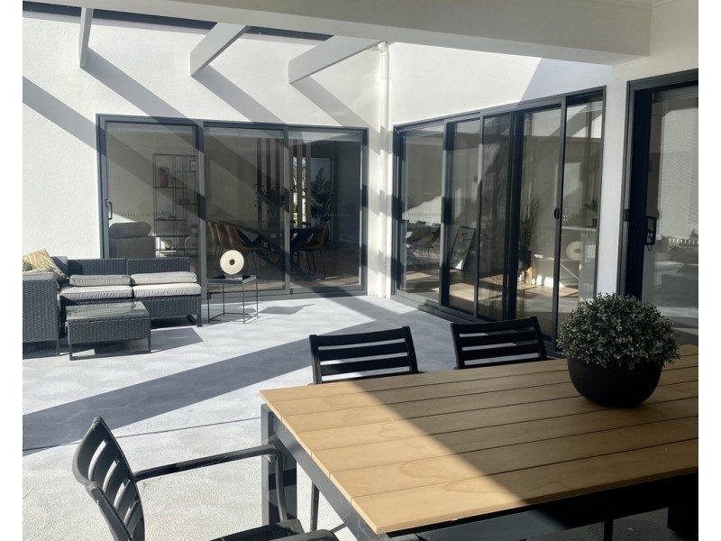 8 Badgery Street, Googong NSW 2620