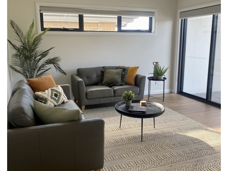 8 Badgery Street, Googong NSW 2620