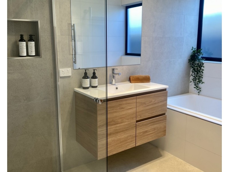 8 Badgery Street, Googong NSW 2620