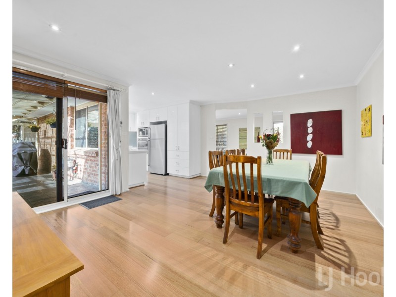 15 Snow Gum Place, Jerrabomberra NSW 2619