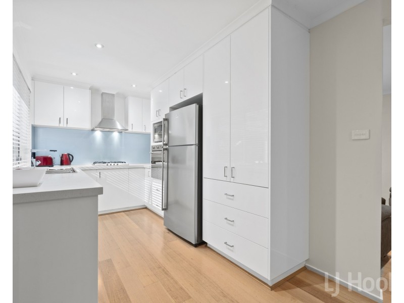 15 Snow Gum Place, Jerrabomberra NSW 2619