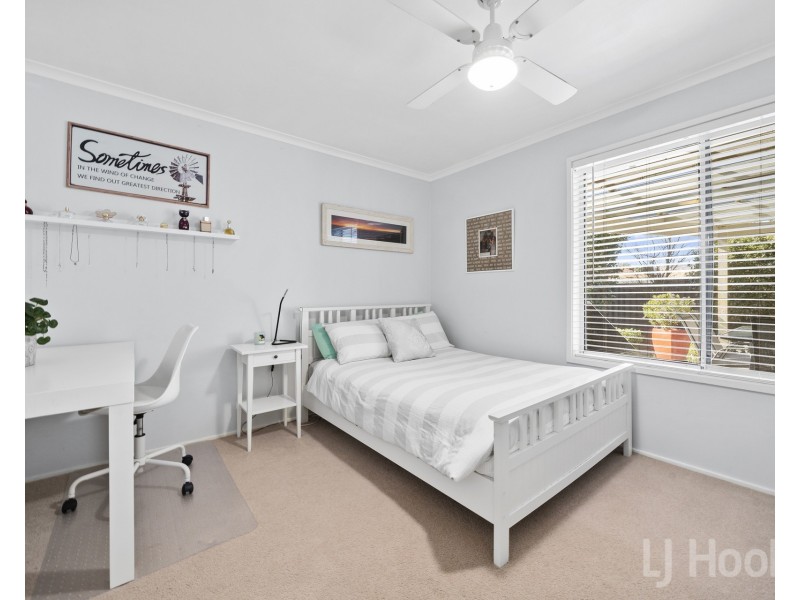 15 Snow Gum Place, Jerrabomberra NSW 2619