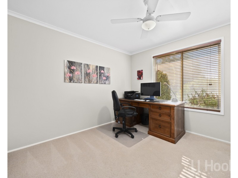 15 Snow Gum Place, Jerrabomberra NSW 2619