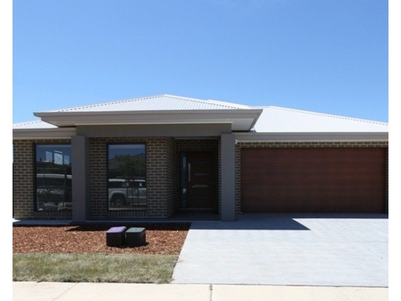 29 Zealie Bend, Googong NSW 2620