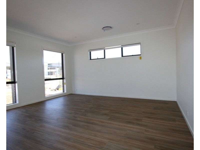 29 Zealie Bend, Googong NSW 2620