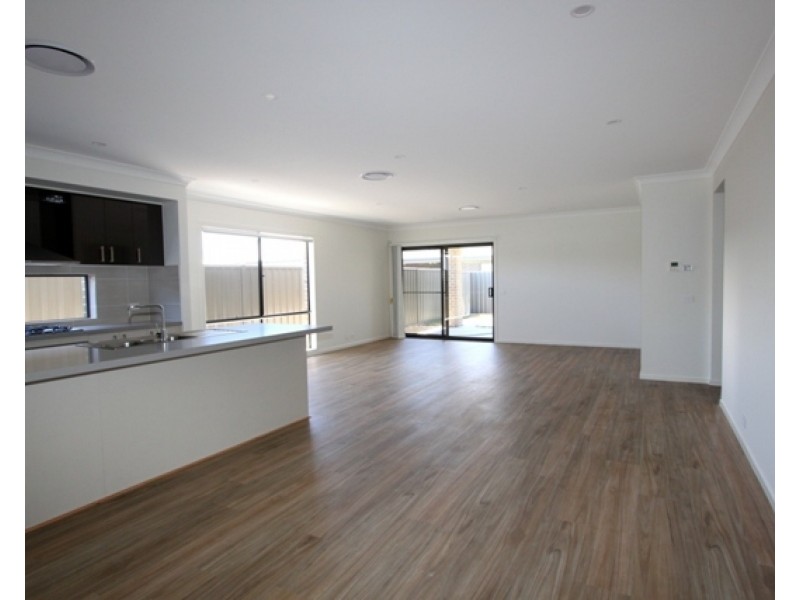 29 Zealie Bend, Googong NSW 2620