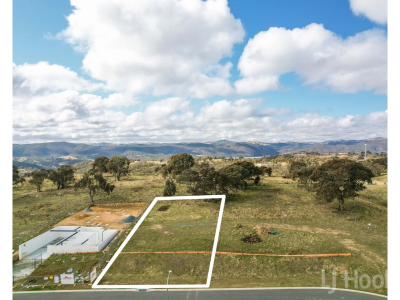 10 Chimney Rise, Googong NSW 2620