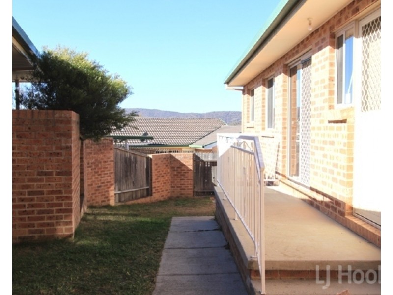 1/4 Marilyn Place, Queanbeyan NSW 2620