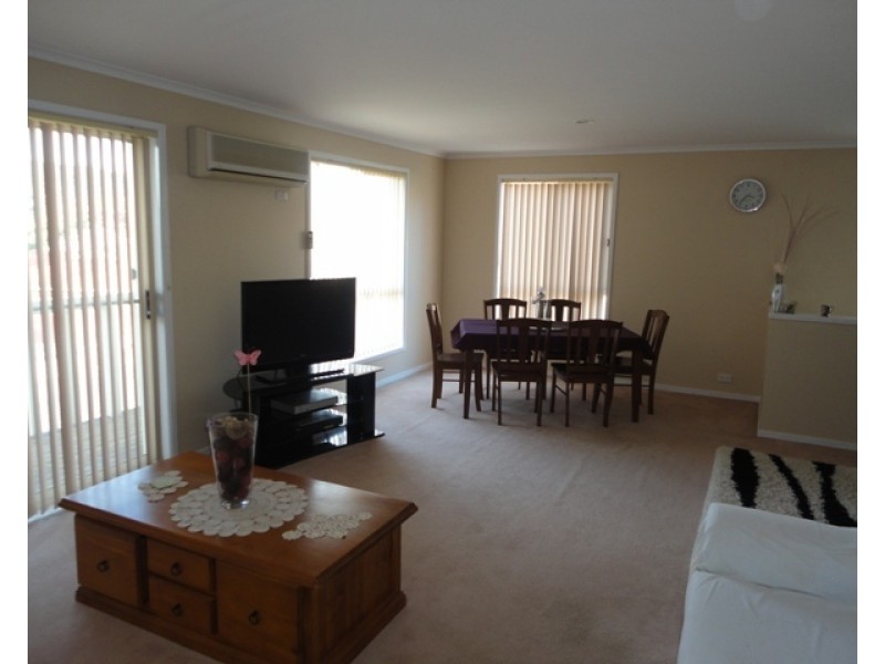 1/8 Kenny Place, Queanbeyan NSW 2620