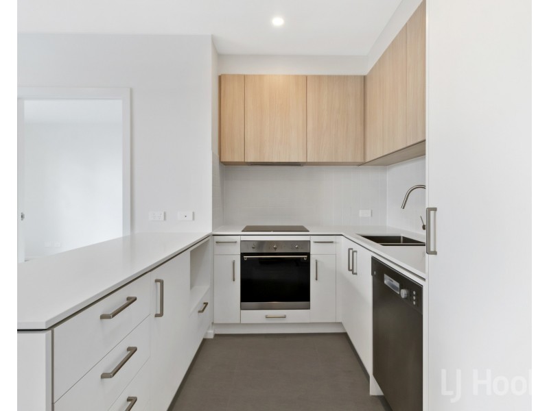 17/15 Cynthea Teague Crescent, Greenway ACT 2900