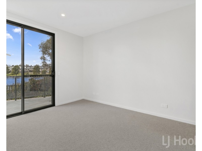 17/15 Cynthea Teague Crescent, Greenway ACT 2900