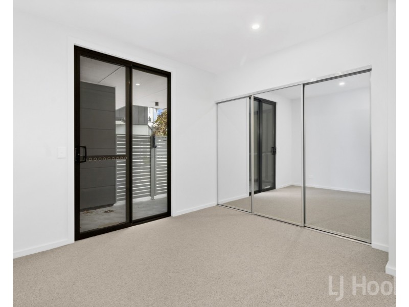 17/15 Cynthea Teague Crescent, Greenway ACT 2900