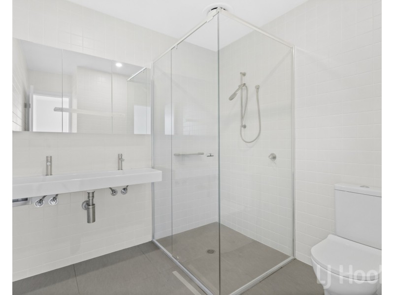 17/15 Cynthea Teague Crescent, Greenway ACT 2900