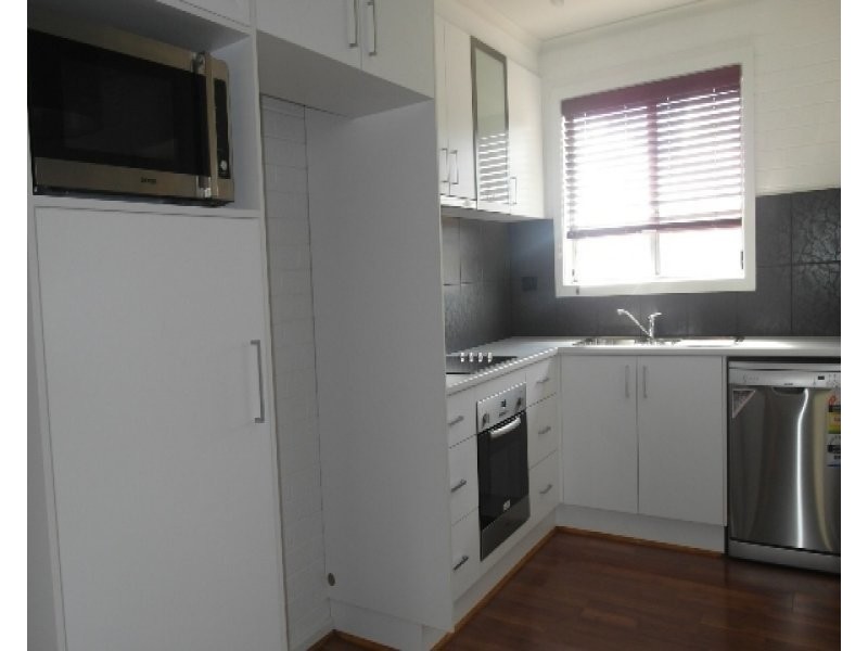 16/17 Mowatt Street, Queanbeyan NSW 2620