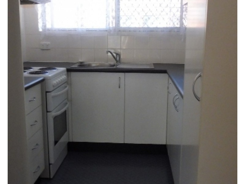 8/3 Mowatt Street, Queanbeyan NSW 2620