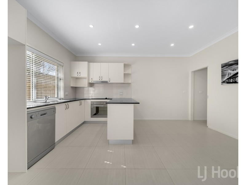 4/161 Uriarra Road, Queanbeyan NSW 2620